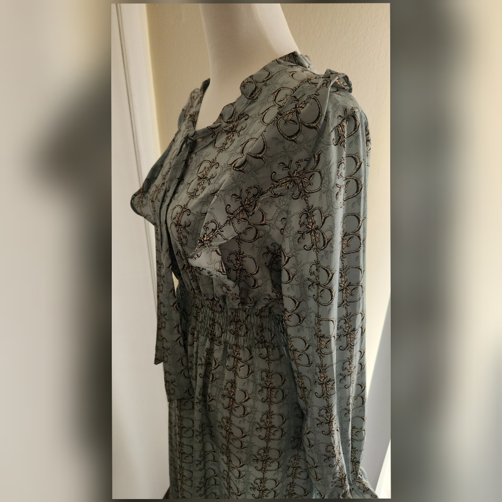 Dress. - Picture 4 of 4
